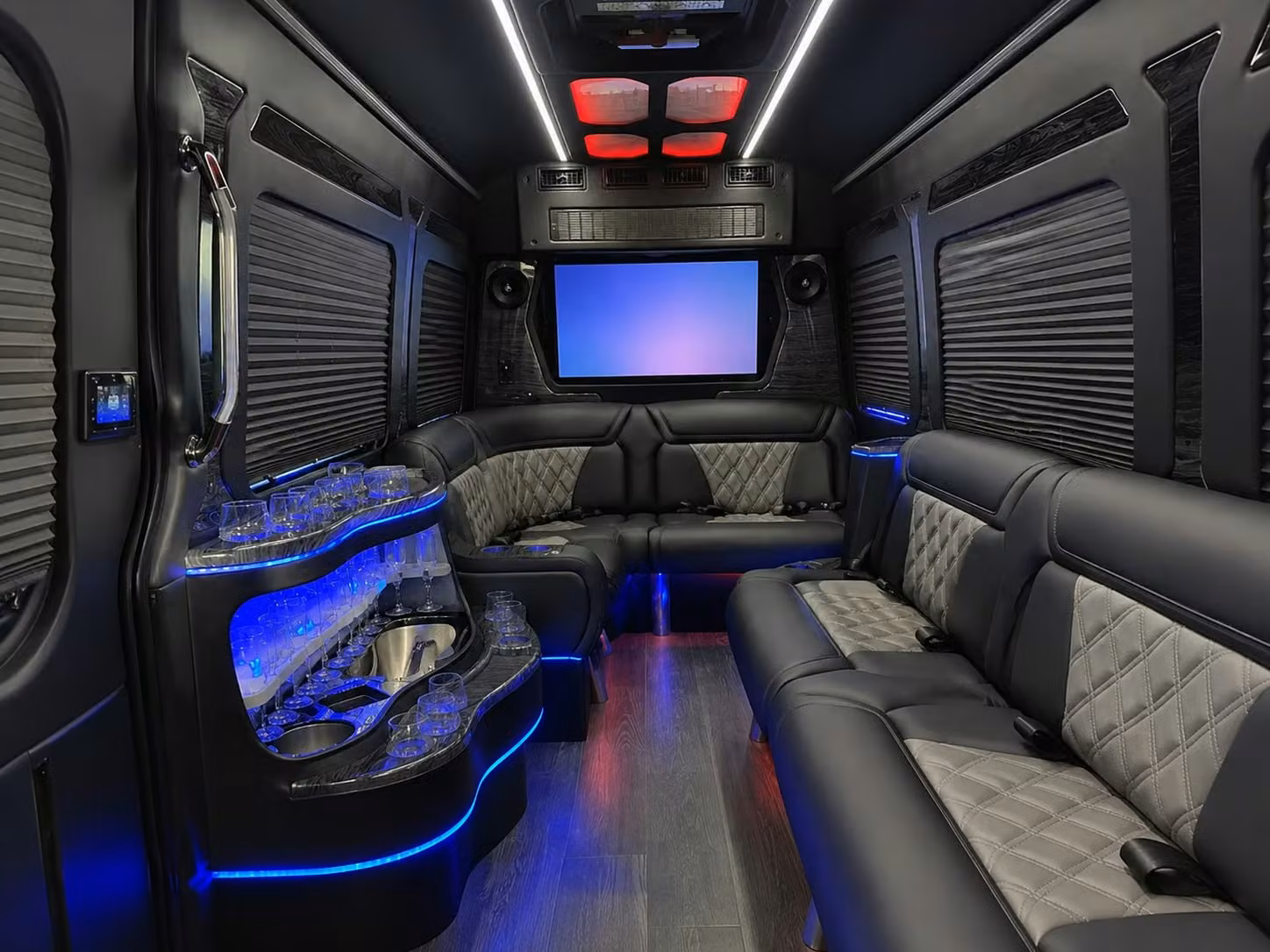airport transfer shuttles between arlington and dfw love field